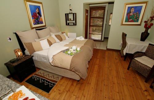 Farrarmere House | Summer Garden Guest House (The Palms)