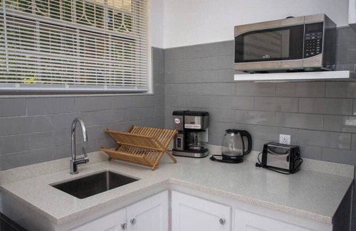 Gibbes Apartment | Summer Getaway: 2Bed Bungalow with Private Pool