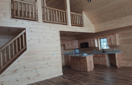 Smithfield Cottage | Summer Getaway on North Pond - Hidden Harlow Lane Retreat