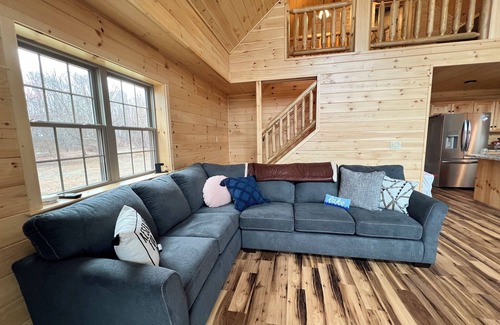 Smithfield Cottage | Summer Getaway on North Pond - Hidden Harlow Lane Retreat