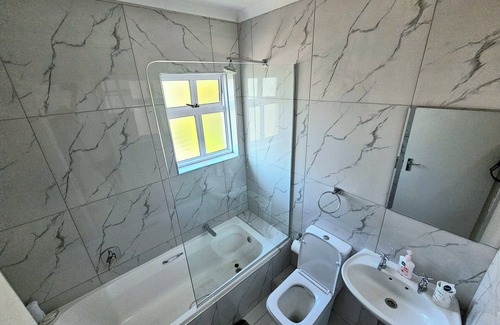 Bloubergstrand Apartment | Summer Grove House by Tanaka Kingdom