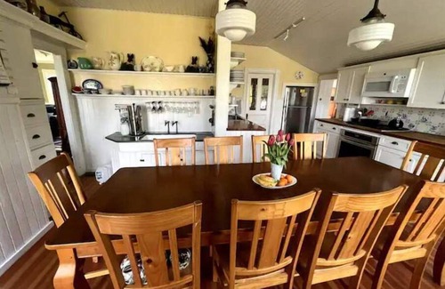 Block Island House | Summer Hill - 10 bedroom Block Island farm house