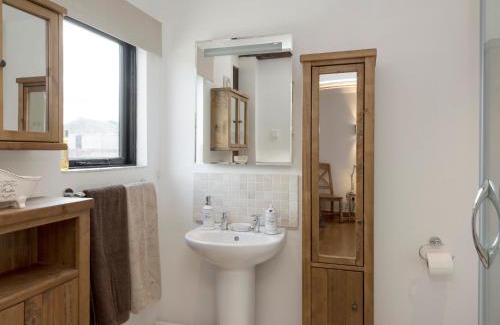 Irstead House | Summer House Stables