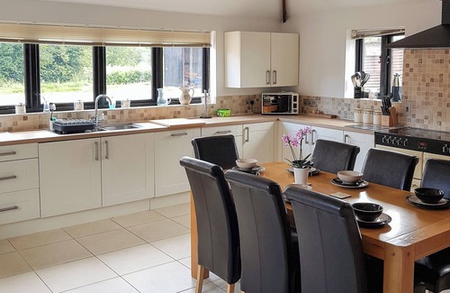 Irstead Cottage | Summer House Stables