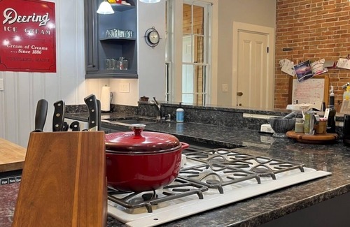 Parkside House | Summer in beautiful Downtown Portland, Maine!