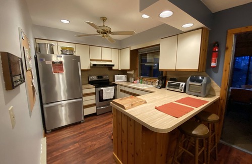 Lake Ariel Ski Chalet | Summer is here! Relax at Willow’s Place! Kayaks, Canoes, Pedal Boat included!