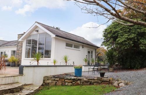 Llanbedrog House | Summer Room