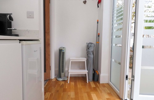 Llanbedrog Cottage | SUMMER ROOM, romantic, country holiday cottage in Llanbedrog