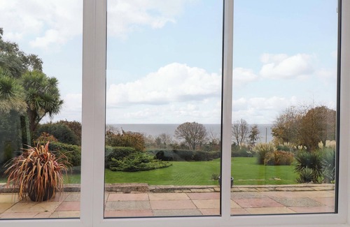 Llanbedrog Cottage | SUMMER ROOM, romantic, country holiday cottage in Llanbedrog