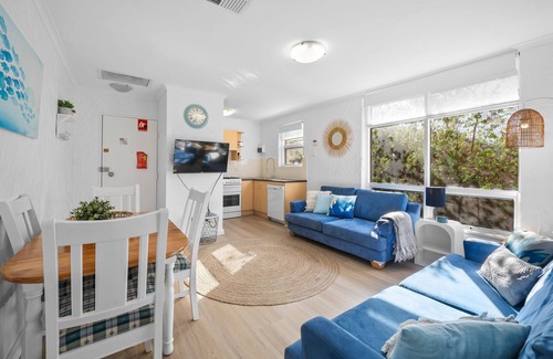 Glenelg North Apartment | Summer's Endless Coastal Escape