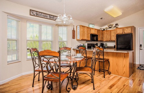 Pigeon Forge Ski Chalet | Summer Specials! Escape to your retreat near all the Fun!