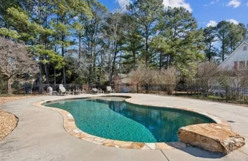 Grayson House | Summer Splash 3-bedroom house with WiFi and AC in Grayson