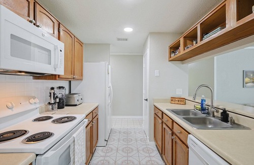 Garland House | Summer Stay w/Games & Fenced Yard Near Parks