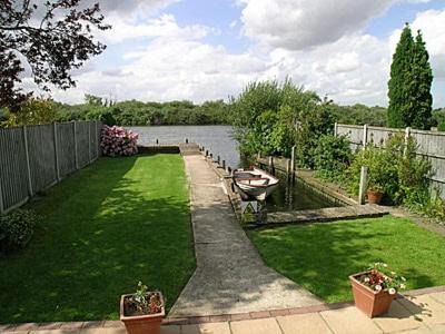Brundall House | Summer Time