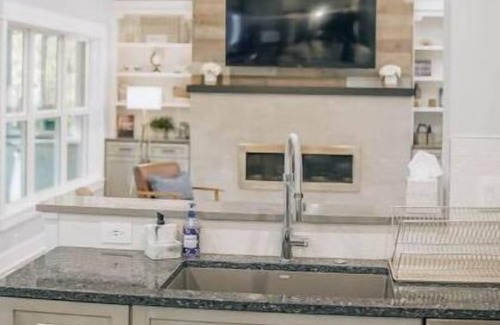 South Haven House | Summer Time Vibes! Heated Pool, Hot Tub, Game Room