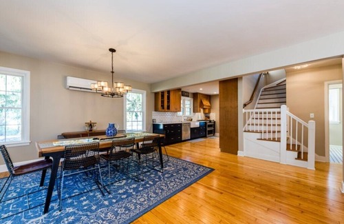 Lakeside Cottage | (Summer Weeks Available!) Lakeside Home Walking Distance To Association Beach!