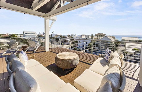 San Juan House | Summer Wind | Ocean Views, Steps to Beach, Private Pool/Jacuzzi, Golf Cart, Bikes, Ample Parking