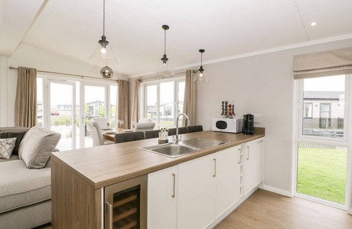 Burnham-on-Sea Cottage | SUMMERDOWN, pet friendly, country holiday cottage in Brean