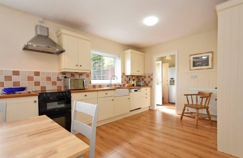 Warkworth Cottage | SUMMERFOLD, pet friendly, with a garden in Warkworth