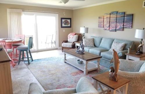Crescent Beach House | Summerhouse 101