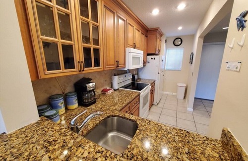 Crescent Beach Condo | Summerhouse 251