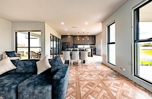 Diamond Beach House | Summerland 8