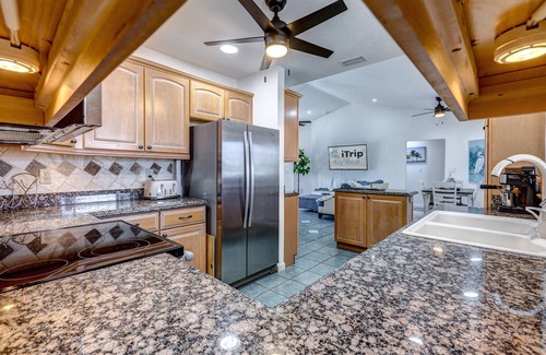 Summerland Key House | Summerland Sanctuary: 3BR Canal Front Retreat with Private Pool, Dockage & Premier Boating/Fishing