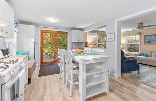 Summersea House | Summersea – Charming 4 BDR in Golf Community!