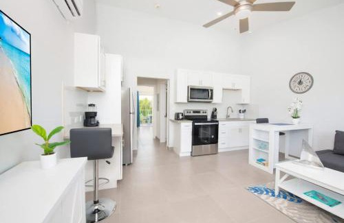 West Bay House | Summertime Suites #53