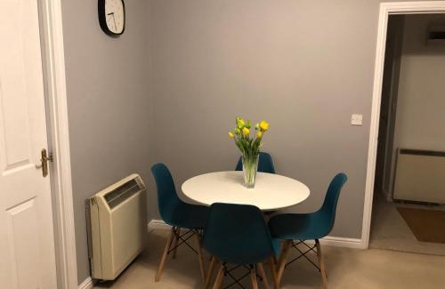 Gravesend Apartment | Summerville