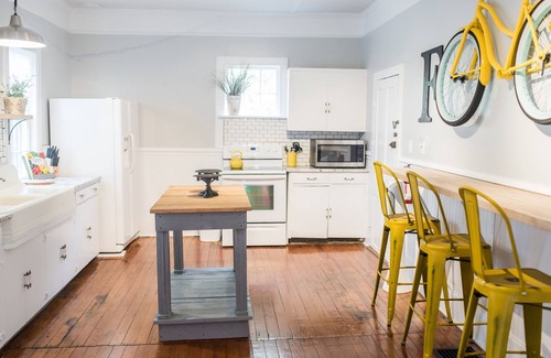 Summerville Historic District House | Summerville Gem: Sweet Tea Getaway