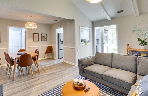 Summerville House | Summerville Vacation Rental: 4 Mi to Downtown!