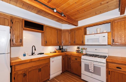 Big Bear Lake Cabin | Summit Happy Mountain Cabin