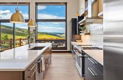 Silverthorne House | Summit Sky Sanctuary