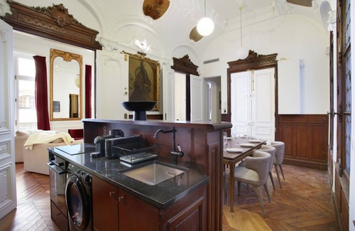 Les Halles Apartment | Sumptuous Apartment Louvre Museum Concorde