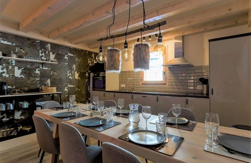 Val-Thorens Ski Chalet | Sumptuous chalet of 130 m² for 11 guests, it is facing full with a view of the mountains.