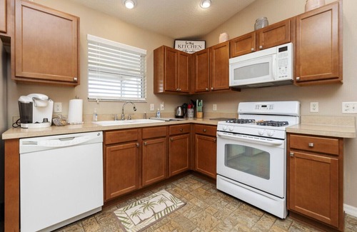 Fruitland Park House | Sumter Landing Mercer Retreat (Amelia)