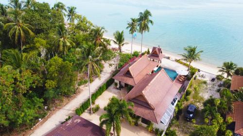 Ko Pha-ngan Villa | Sun and Sand Beachfront Pool Villa