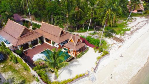Ko Pha-ngan Villa | Sun and Sand Beachfront Pool Villa