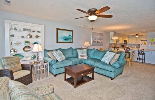 Pine Knoll Shores Condo | Sun Bay 6 - Oceanfront Condo in Atlantic Beach, NC!