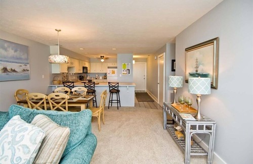 Pine Knoll Shores Condo | Sun Bay 6 - Oceanfront Condo in Atlantic Beach, NC!