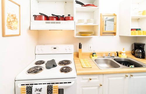 Columbus House | Sun cottage near downtown