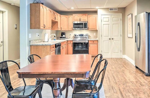 Inman Apartment | Sun-Dappled Fayetteville Apt on 10 Acres!