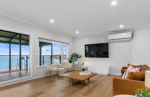 Christies Beach House | Sun Daze by Wine Coast Holiday Rentals