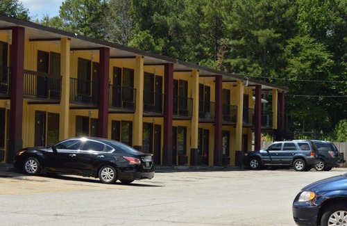 Locust Grove Hotel | Sun Down Lodge
