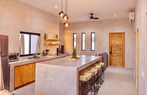 Todos Santos Villa | Sun-Drenched Escape w/Sleek Saltwater Pool. Come soak up the sun!