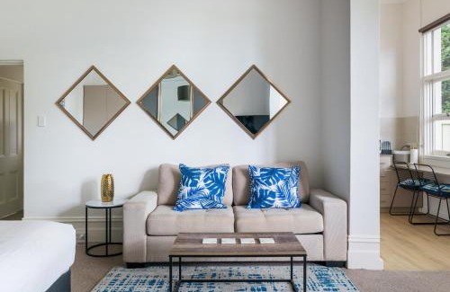 North Sydney Apartment | Sun Drenched Ground Floor Studio with Patio
