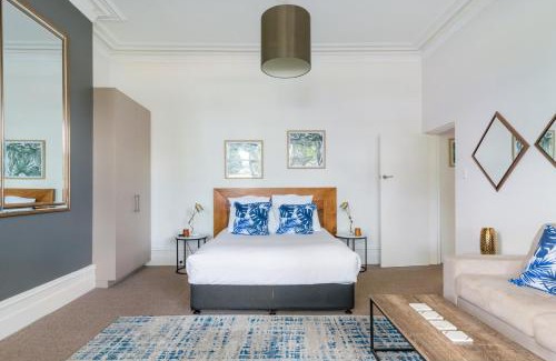 North Sydney Apartment | Sun Drenched Ground Floor Studio with Patio