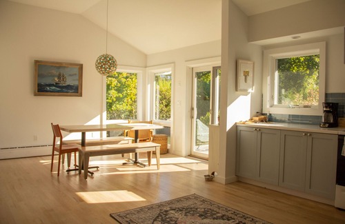 North Haven House | Sun-filled 3-bedroom in a quiet setting