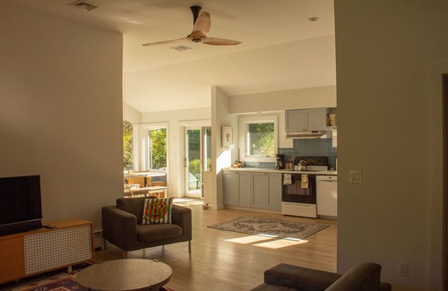 North Haven House | Sun-filled 3-bedroom in a quiet setting